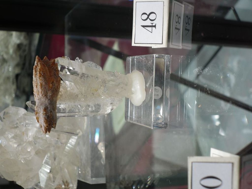 Quartz et calcite, mine de La Gardette, Bourg d'Oisans (Isère).